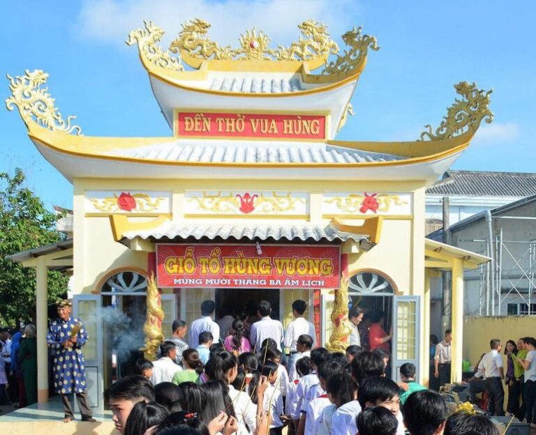Lễ giỗ tổ Hùng Vương tại di tích lịch sử - văn hóa Đền thờ Vua Hùng - Cà Mau