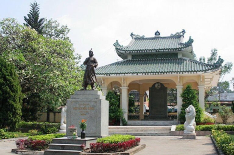 Đền thờ, mộ Nguyễn Hữu Cảnh - Đồng Nai