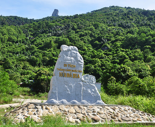 Di tích thắng cảnh quốc gia núi Đá Bia - Phú Yên