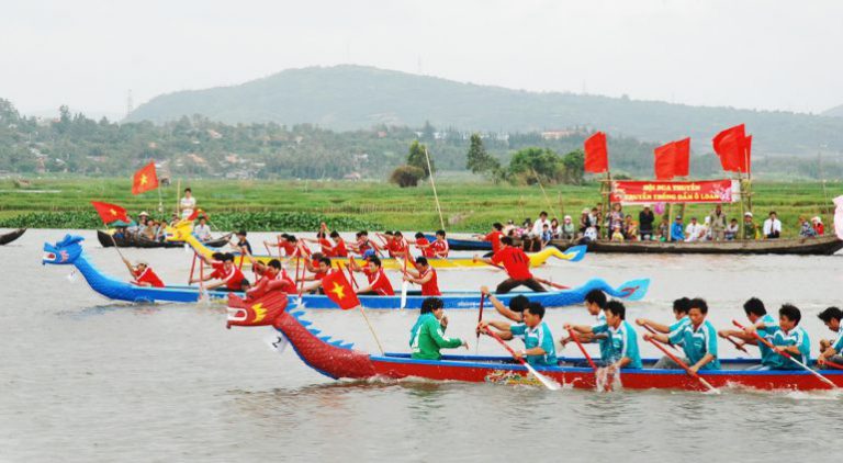 Lễ hội Đầm Ô Loan - Phú Yên