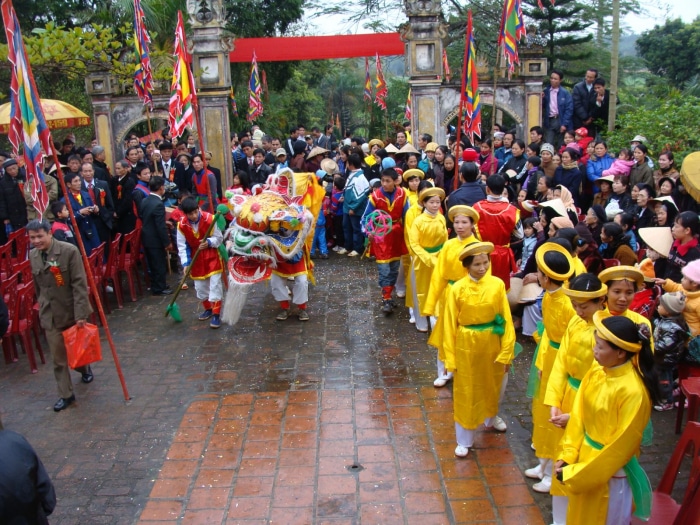Lễ hội Đền Văn Luông và lễ hội cướp Bông, ném Chài - Phú Thọ