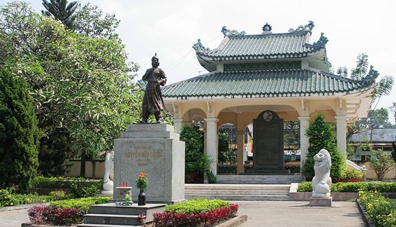 Lăng mộ Nguyễn Hữu Cảnh - Quảng Bình