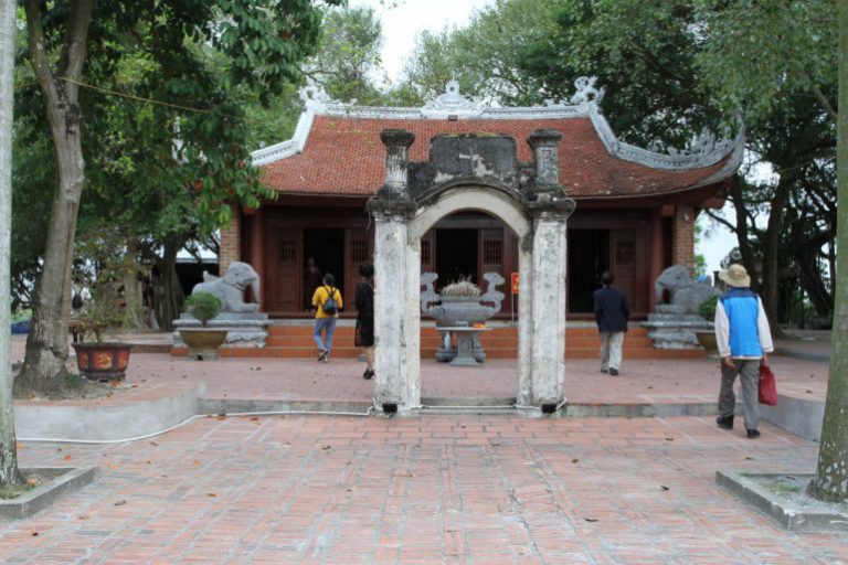 Đền thờ vua Lê Thái Tổ - Quảng Ninh