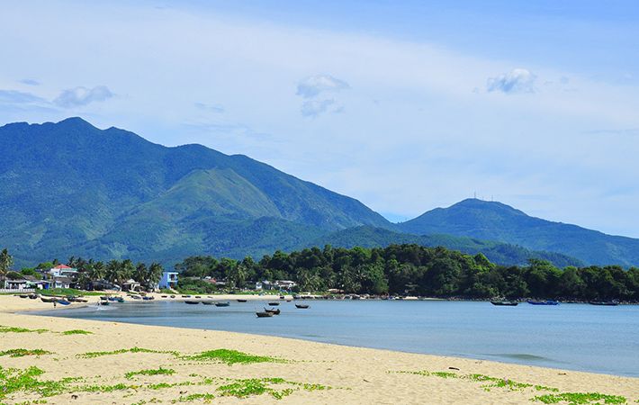 Bãi biển Xuân Thiều - Đà Nẵng