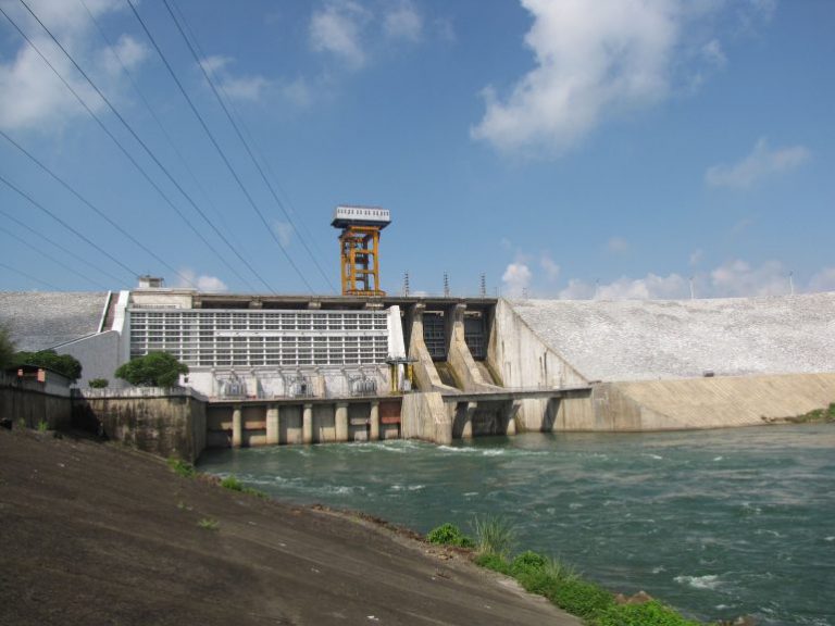 Nhà máy thủy điện Thác Bà - Yên Bái